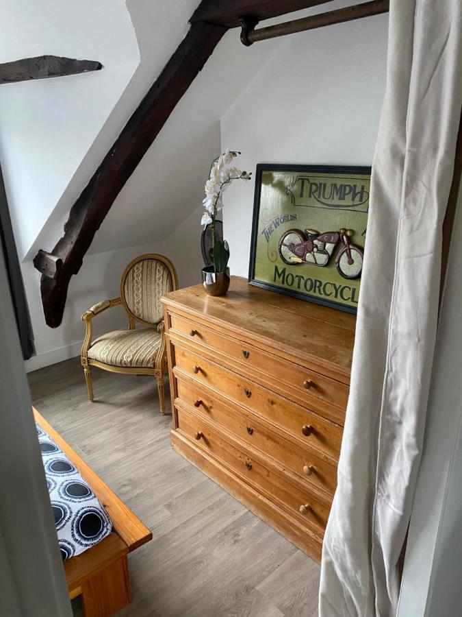 " L' Achilee " Appartement En Plein Coeur De La Ville Honfleur Exterior photo